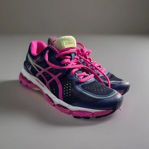 Asics Gel-Kayano 22 Womens Comfort Athletic Running Sneaker  - Size 6.5 (00g7)